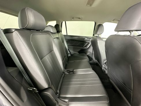 Used 2023 Volkswagen Tiguan SE FWD image 39
