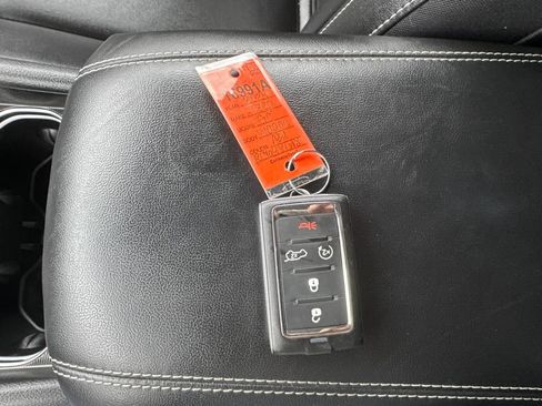 Used 2024 Jeep Grand Cherokee Limited AWD/4WD image 28