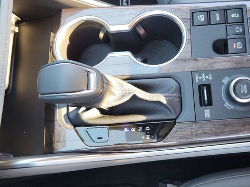 New 2026 Toyota Highlander Limited image 20