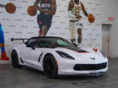 Used 2019 Chevrolet Corvette Grand Sport w/ Carbon Flash Badge Package RWD image 15