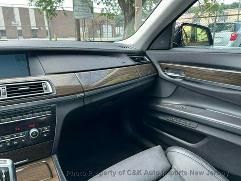Used 2012 BMW 750i xDrive AWD/4WD image 40