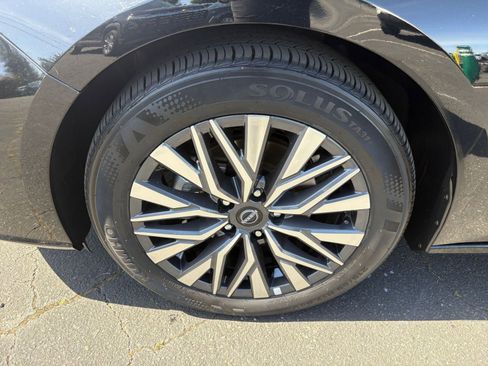 Used 2025 Nissan Altima 2.5 SV image 31