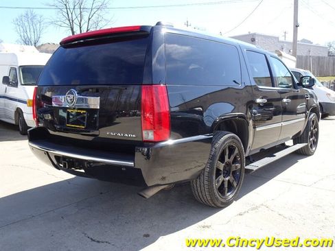 Used 2012 Cadillac Escalade ESV Luxury AWD/4WD image 6