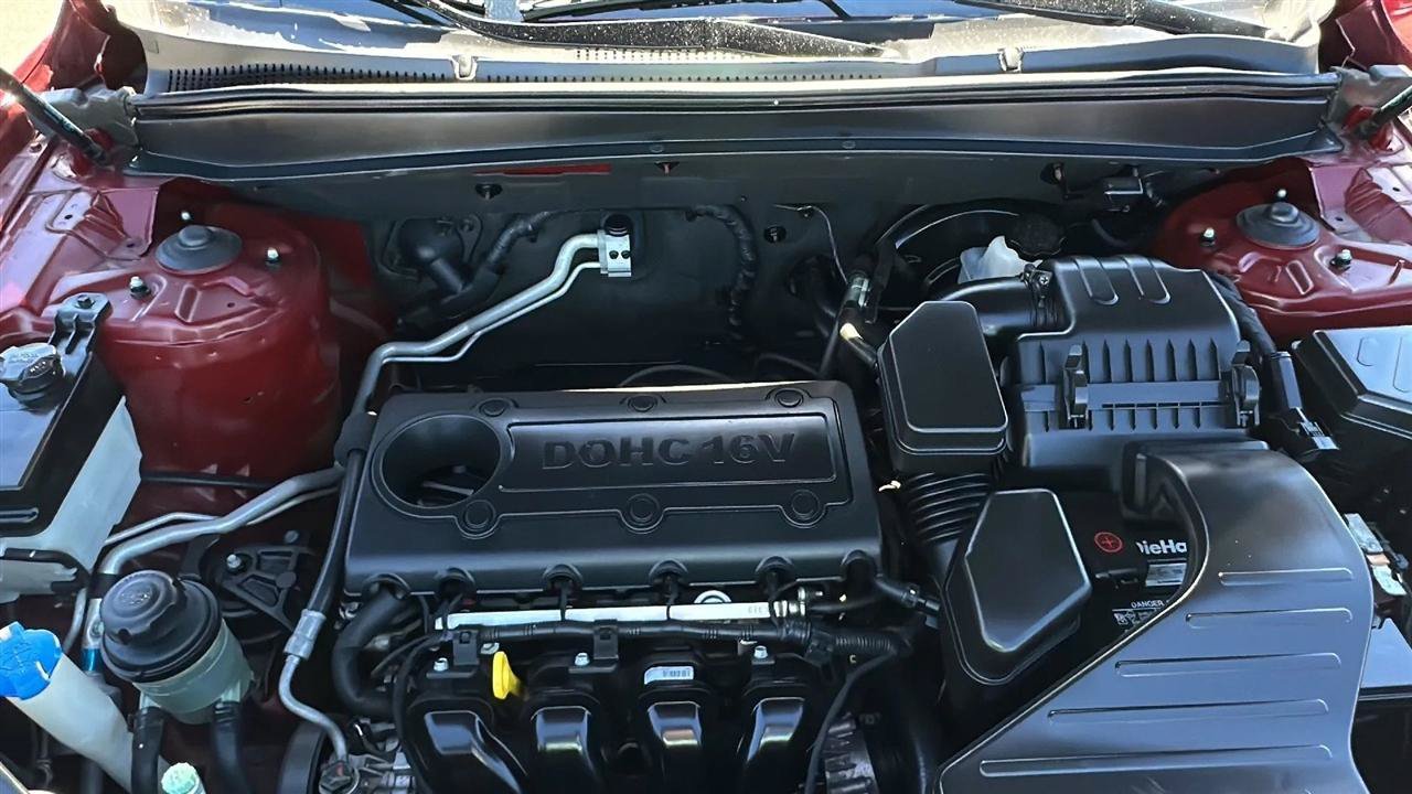 Used 2010 Hyundai Santa Fe GLS FWD image 40