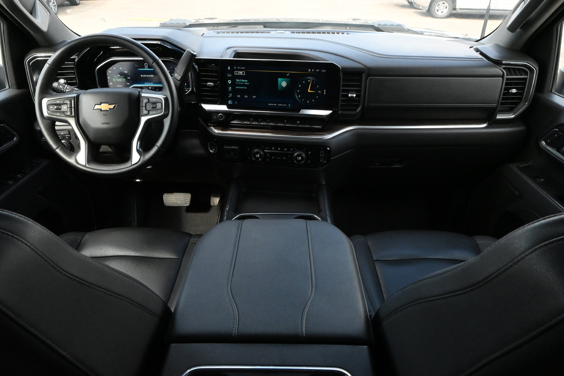 Used 2025 Chevrolet Silverado 3500 LT AWD/4WD image 8