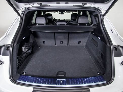 Used 2025 Porsche Cayenne AWD/4WD image 8
