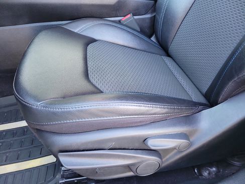 Used 2024 Jeep Compass Latitude image 11