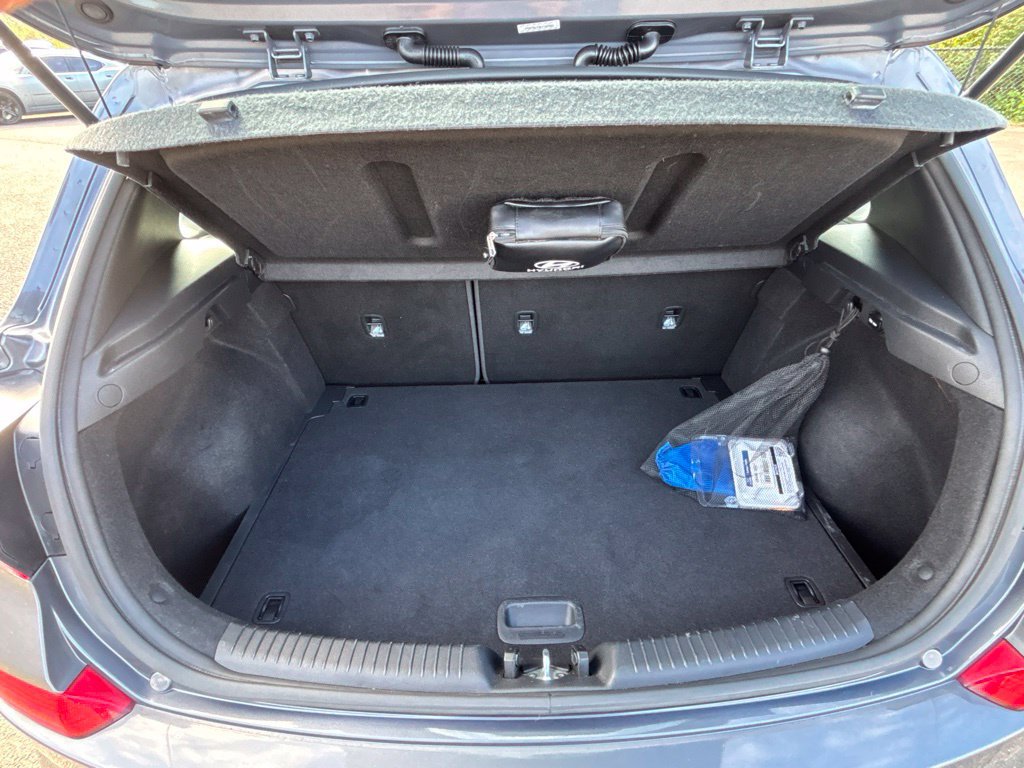 Used 2019 Hyundai Elantra GT FWD image 38