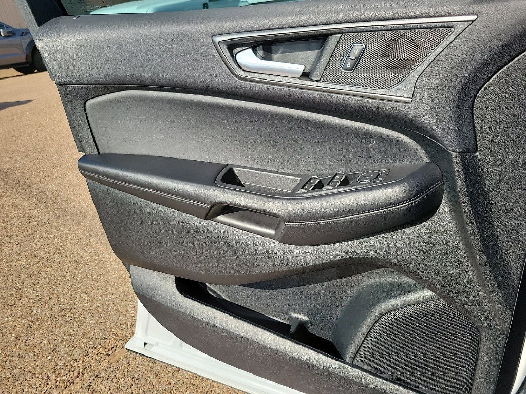 Used 2022 Ford Edge SE w/ Black Appearance Package AWD/4WD image 20