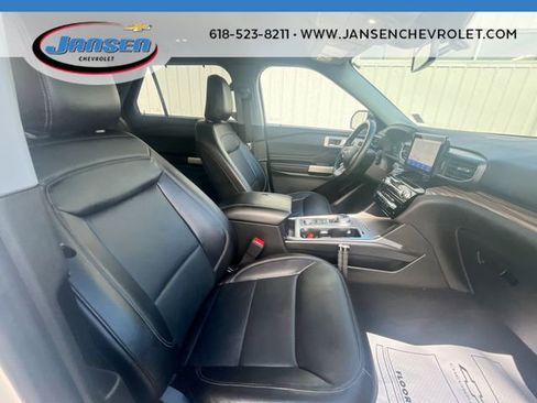 Used 2022 Ford Explorer Limited w/ Equipment Group 301A AWD/4WD image 27