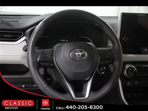 Used 2025 Toyota RAV4 XLE w/ Convenience Package AWD/4WD image 7