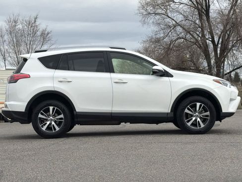 Used 2018 Toyota RAV4 XLE image 8