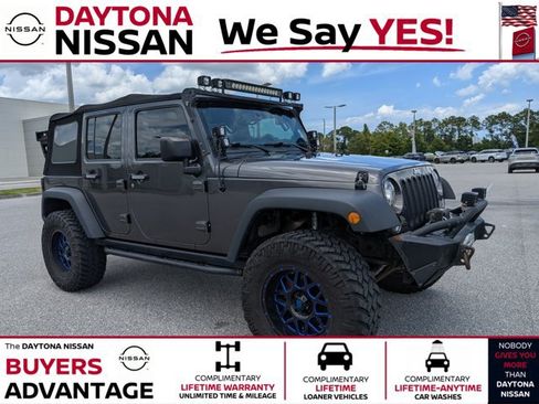 Used 2017 Jeep Wrangler Unlimited Rubicon w/ Connectivity Group AWD/4WD image 1