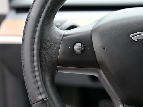 Used 2022 Tesla Model 3 Standard Range image 20