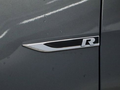 Used 2019 Volkswagen Golf R 4-Door image 10