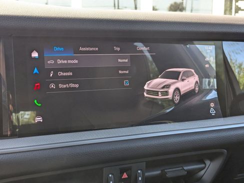 Certified 2025 Porsche Cayenne image 18