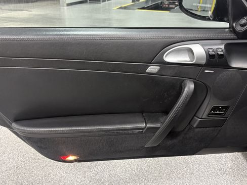 Used 2005 Porsche 911 Carrera RWD image 16