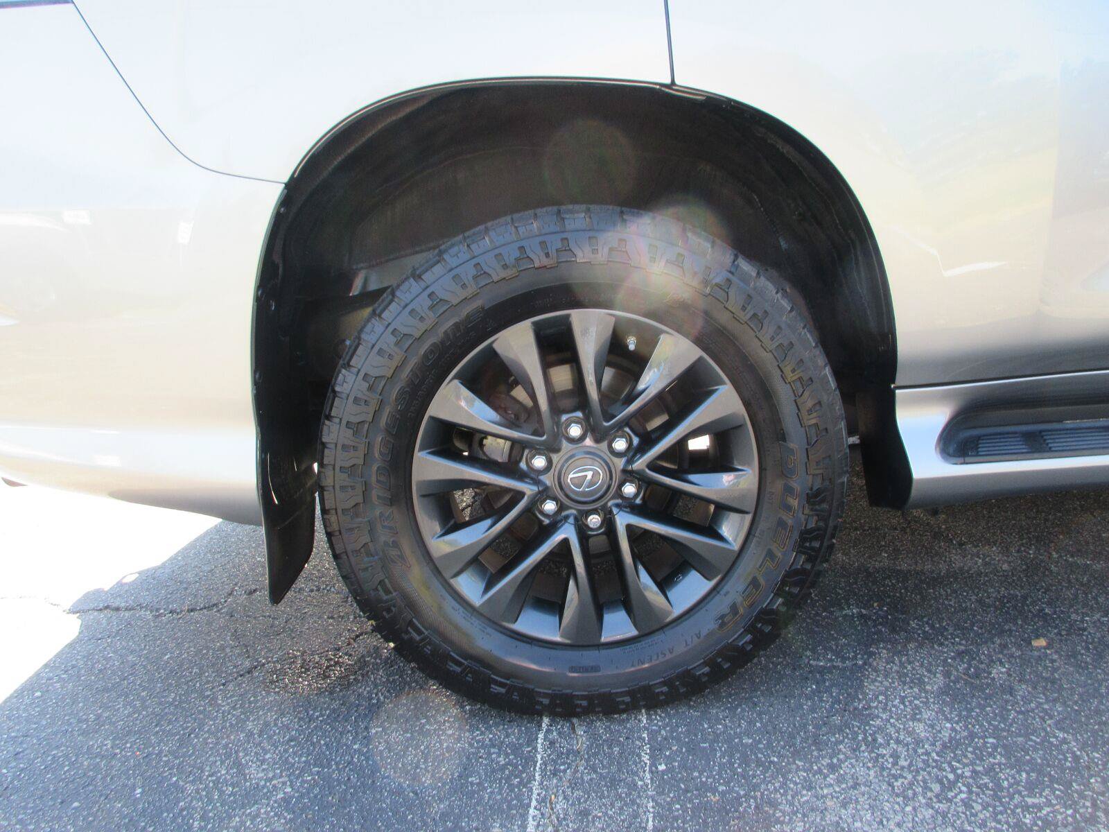 Used 2022 Lexus GX 460 Premium w/ Premium Plus Package AWD/4WD image 25