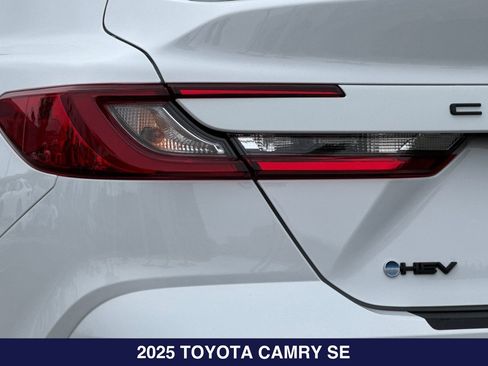 Used 2025 Toyota Camry SE w/ Multimedia Upgrade Package FWD image 29