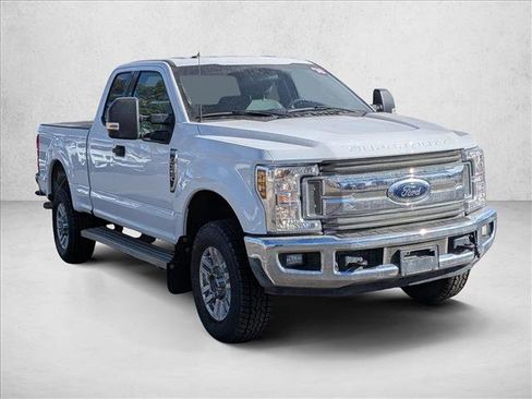 Used 2018 Ford F350 XLT w/ XLT Value Package image 3