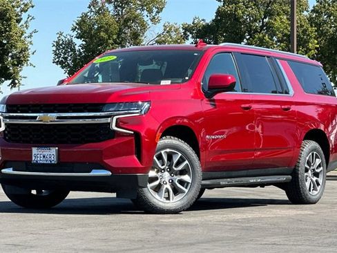 Used 2023 Chevrolet Suburban LS w/ Driver Alert Package image 8