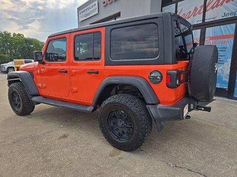 Used 2018 Jeep Wrangler Unlimited Sport S AWD/4WD image 6