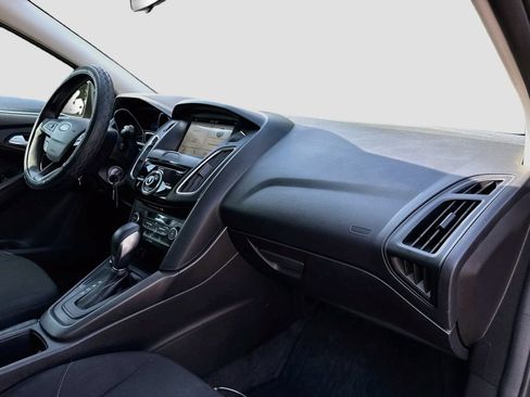 Used 2017 Ford Focus SEL FWD image 30