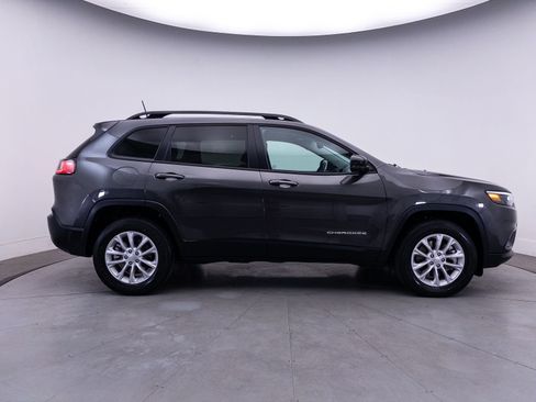 Used 2022 Jeep Cherokee Latitude Lux w/ Sun & Sound Group AWD/4WD image 41