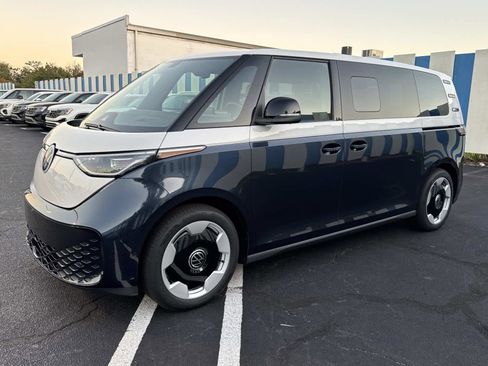 New 2025 Volkswagen ID. Buzz Pro S Plus image 7