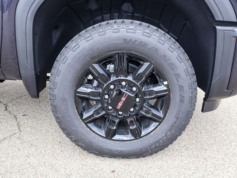 New 2026 GMC Sierra 2500 AT4 image 36