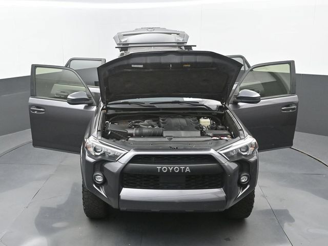 Used 2021 Toyota 4Runner SR5 AWD/4WD image 35