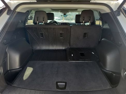 Used 2020 Chevrolet Blazer LT w/ Sound & Technology Package FWD image 6
