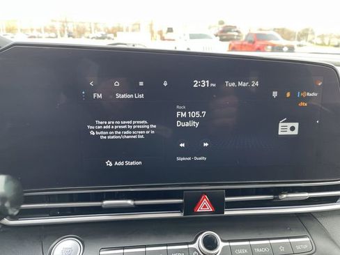 Used 2024 Hyundai Elantra Limited image 19