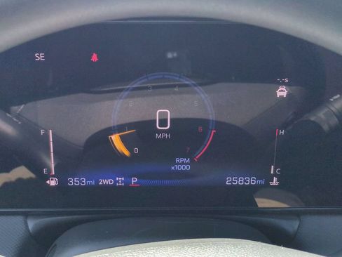 Used 2025 Chevrolet TrailBlazer LT AWD/4WD image 16