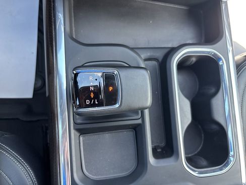 Used 2025 Chevrolet Silverado 1500 LT Trail Boss w/ Convenience Package II AWD/4WD image 31