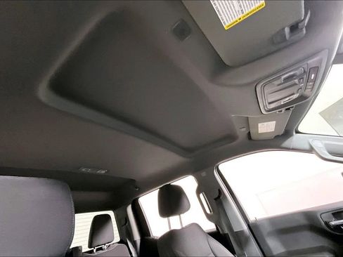 Used 2021 Chevrolet Silverado 1500 Custom image 21