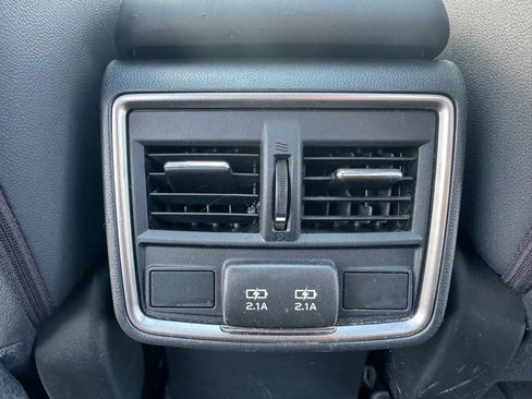 Used 2019 Subaru Forester Premium AWD/4WD image 20