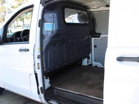Used 2022 Mercedes-Benz Metris image 31