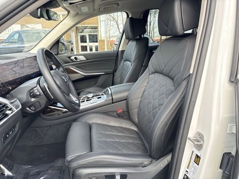 Used 2026 BMW X7 xDrive40i AWD/4WD image 13