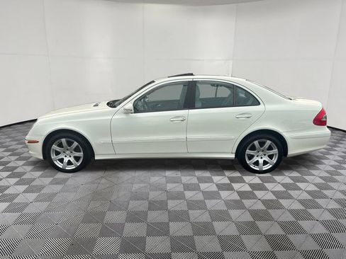 Used 2007 Mercedes-Benz E 350 4MATIC Sedan image 2