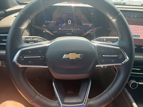 Used 2025 Chevrolet Traverse LT w/ Driver Confidence Package AWD/4WD image 29