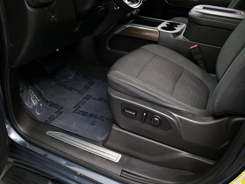 Used 2019 Chevrolet Silverado 1500 RST w/ All-Star Edition image 24