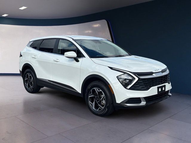 Used 2023 Kia Sportage LX AWD/4WD image 7