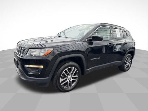 Used 2020 Jeep Compass Latitude w/ Cold Weather Group AWD/4WD image 1