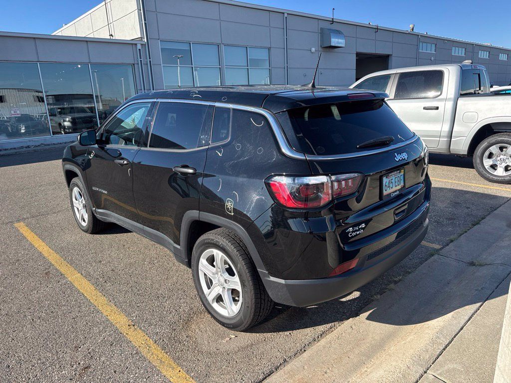 Used 2023 Jeep Compass Sport AWD/4WD image 5