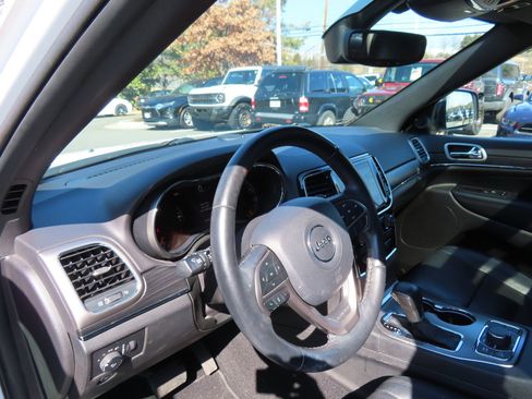 Used 2021 Jeep Grand Cherokee Limited w/ Luxury Group II image 14