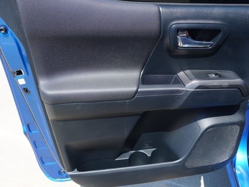 Used 2016 Toyota Tacoma TRD Sport w/ Towing Package RWD image 33