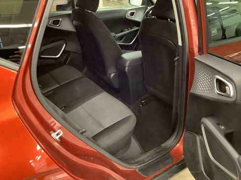 Used 2020 Kia Soul LX FWD image 13