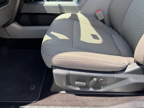 Used 2019 Ford F150 XLT w/ Equipment Group 302A Luxury AWD/4WD image 13