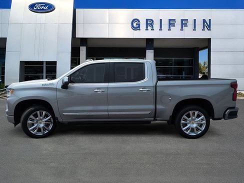 Used 2024 Chevrolet Silverado 1500 High Country w/ High Country Premium Package AWD/4WD image 10